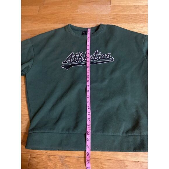 Dazy women's green soft embroidered Athletics crew neck pullover sweater size M - Picture 6 of 9